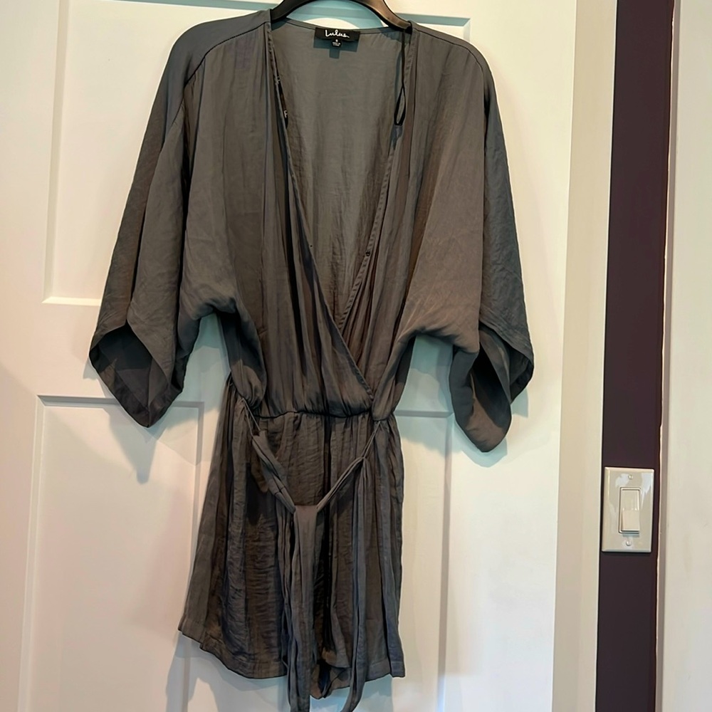 Lulus olive green romper with elastic waist and optional tie